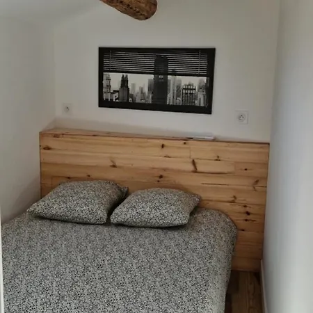 Lägenhet Dans Un Mas Provencal Renove Saint-Hilaire-dʼOzilhan