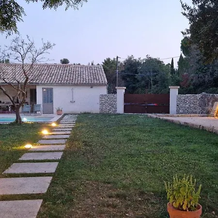 Dans Un Mas Provencal Renove Lägenhet Saint-Hilaire-dʼOzilhan