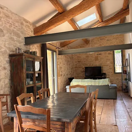 Dans Un Mas Provencal Renove Apartment